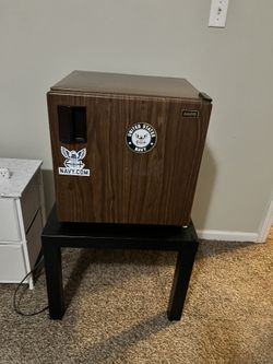 Used Mini Fridge 