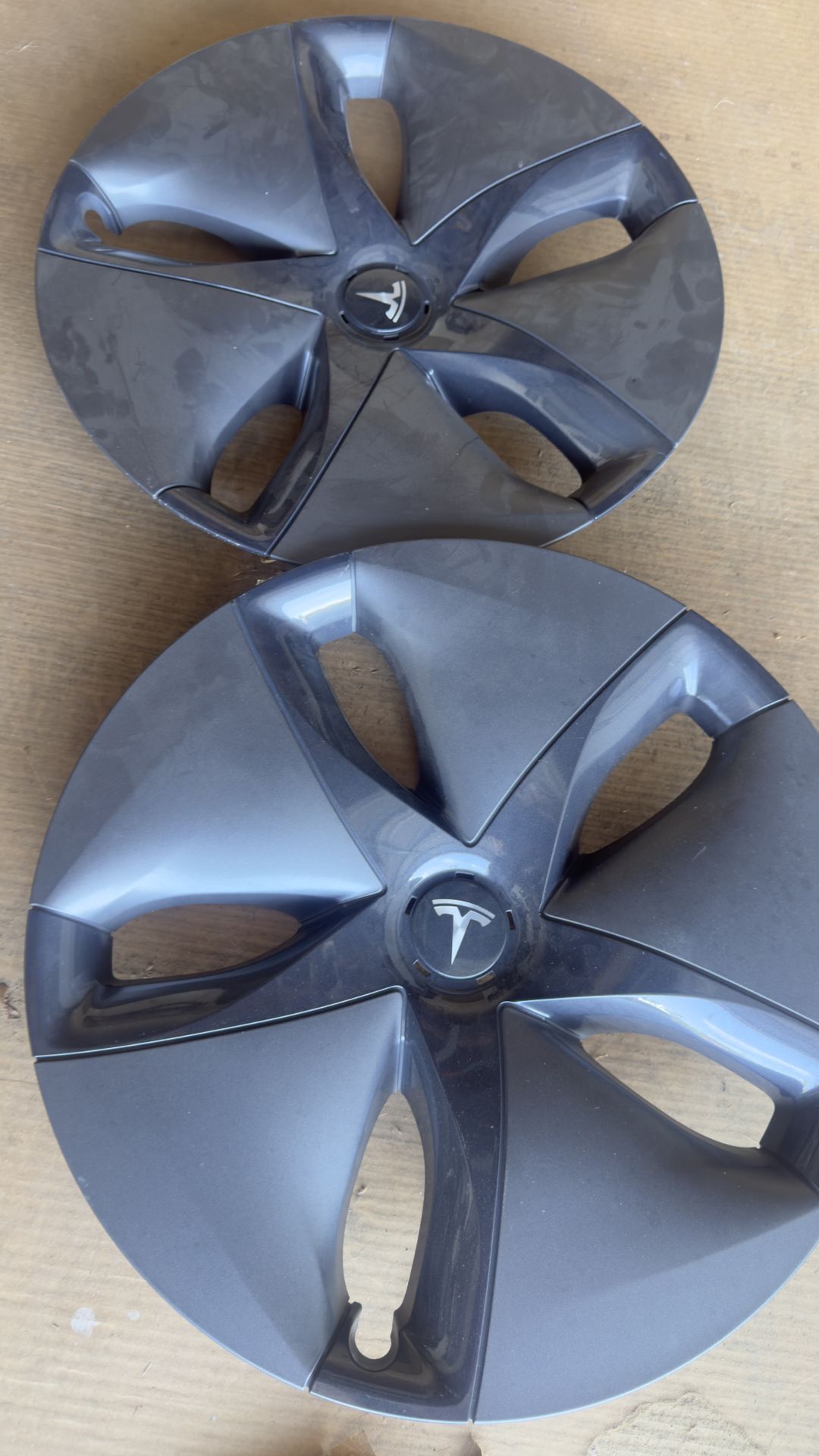 Tesla rims cover 4