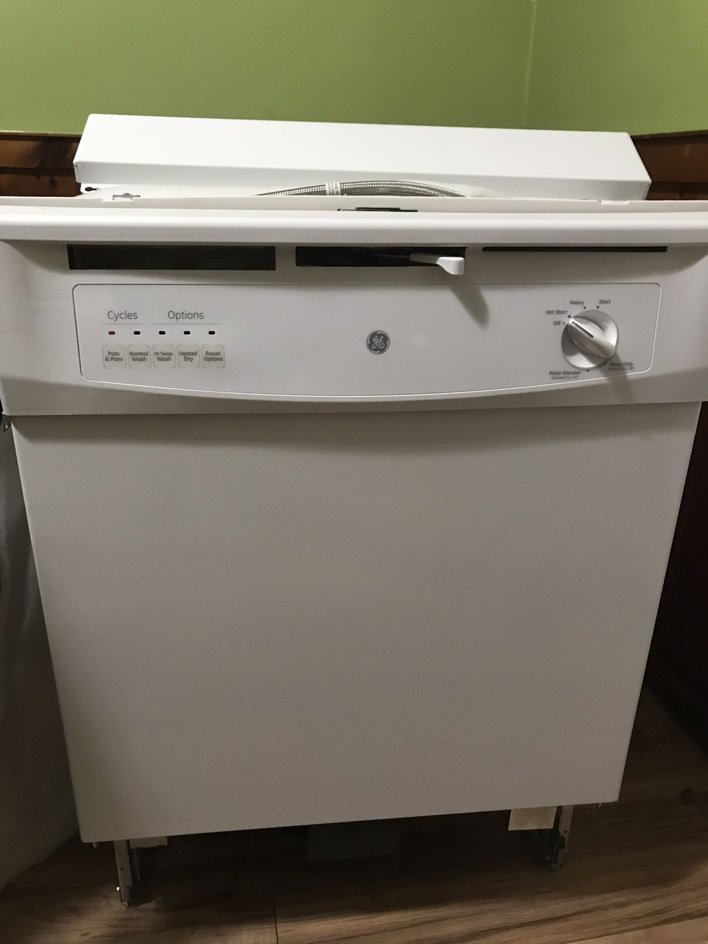 General Electric white dishwasher (BRAND NEW)