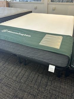 King Mattress, Take it with $10 to start! Awesome Deals!