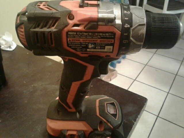 RIDGID 1/2 HAMMER DRILL 18 VOLTS with good strong battery