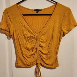 Fashion Nova Crop Top Short Sleeve Shirt.  Size Medium.  Perfect Condition!  From a clean and smoke-free household.  Shipping or Pick Up on 23rd Stree