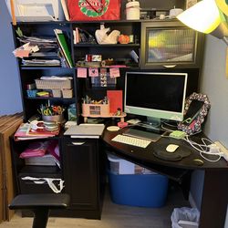 Desk comes apart into 3 parts