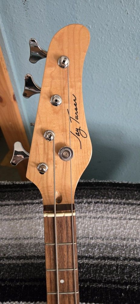 Jay Turser Electric Bass (125 Obo)