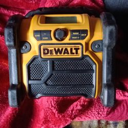 DeWalt 20V Max Compact Corded\ Cordless Worksite Radio