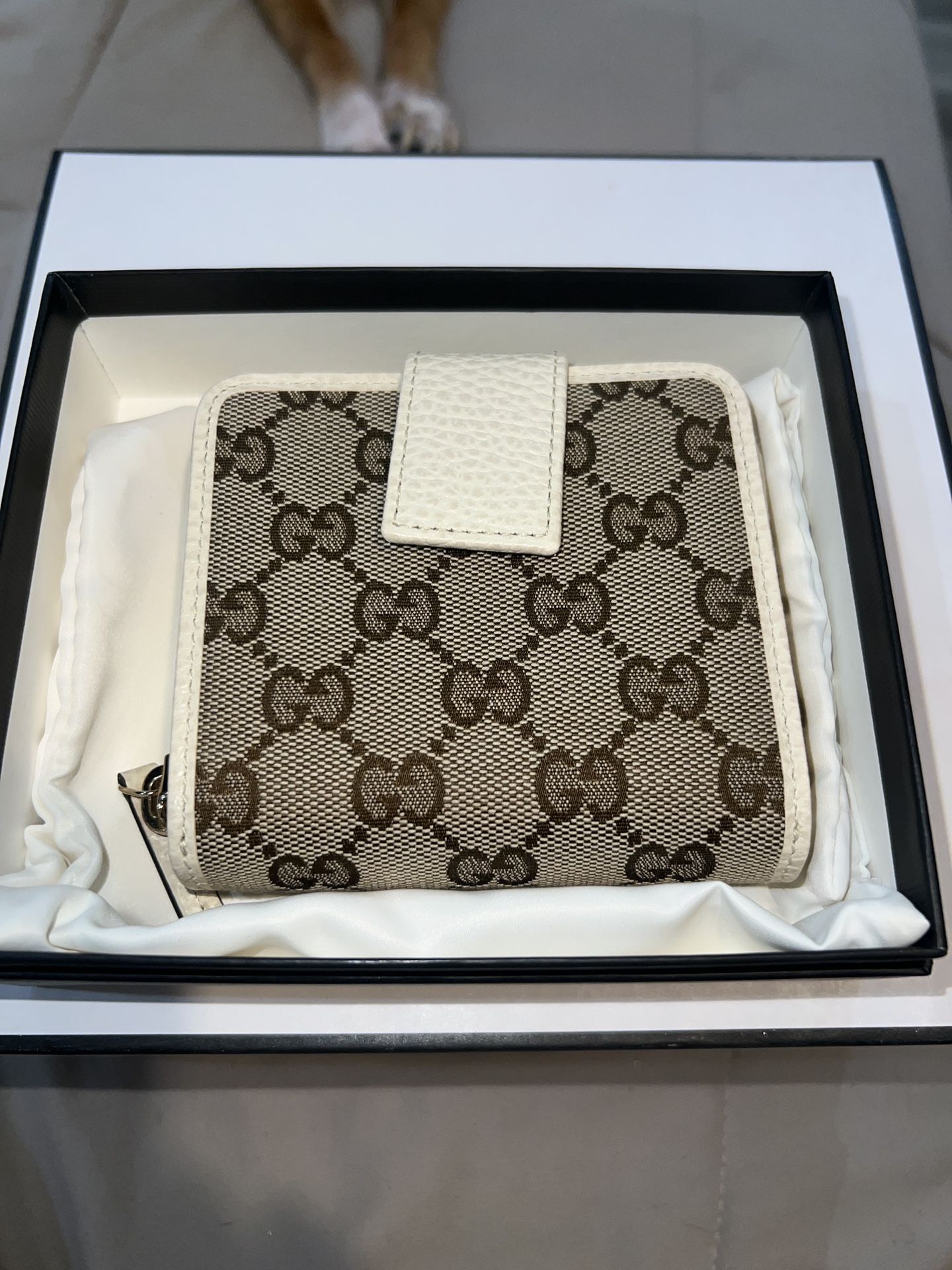 GUCCI GG canvas Bi-fold Wallet New