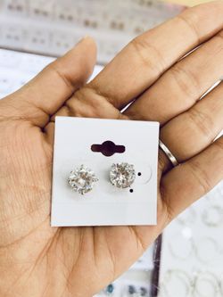 Silver stone studs