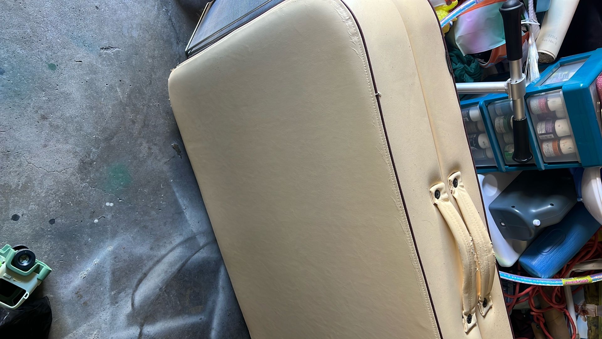 master massage table bed with neck cradle