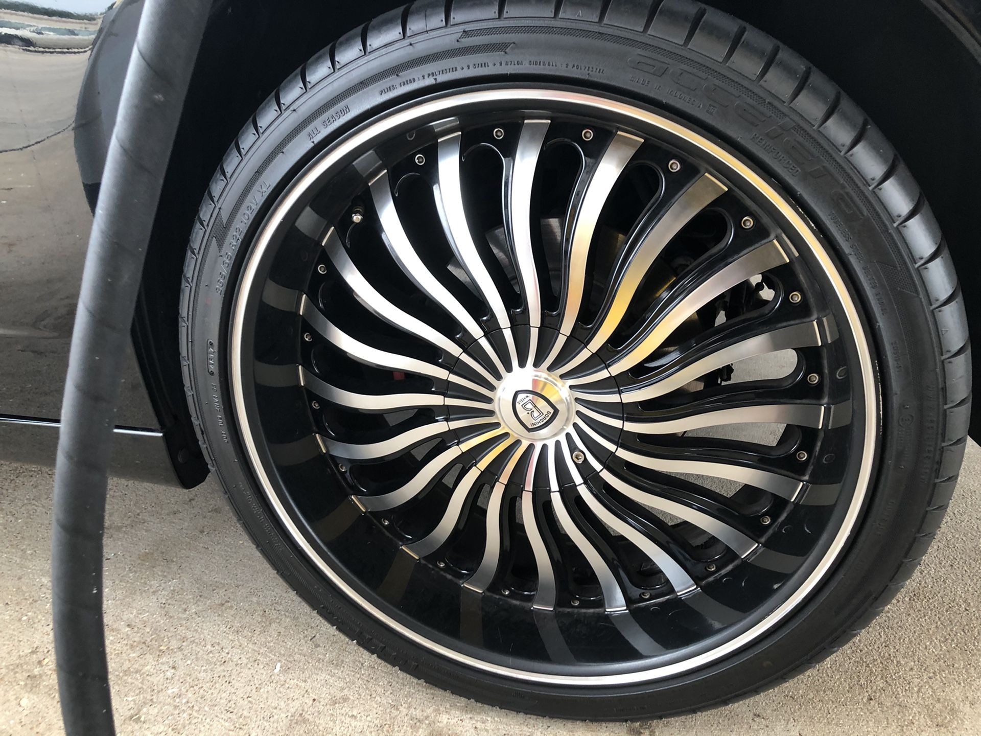 Borghini 22 inch rims and tire for Sale in Houston, TX - OfferUp