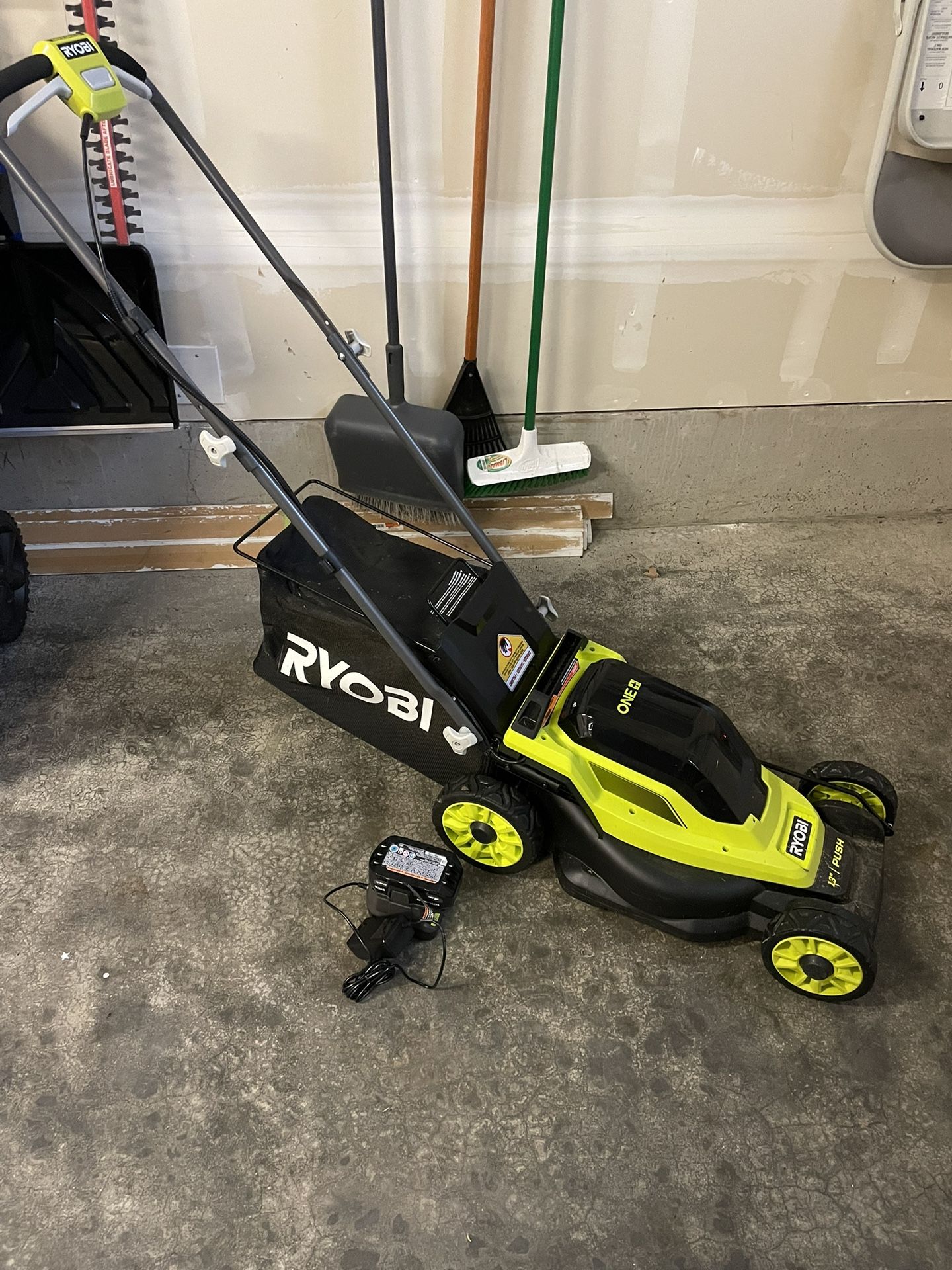 Ryobi Electric Lawn Mower + Battery
