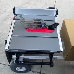 Milwaukee M18 FUEL One-Key Table Saw