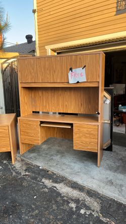 Free Desk. Free Ceiling fan free desk. End table