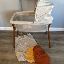 Bassinet - Includes Extra Sheets, Carry Bag, Manual
