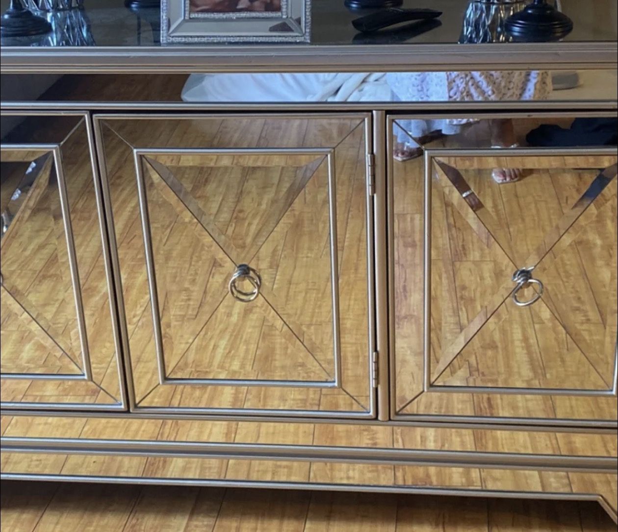 Gorgeous Mirrored Sideboard/ Hutch/ Tv Stand/ Dresser