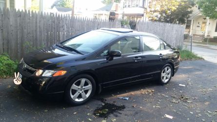 Honda civic 2006 . Good condition. Low miles. Negociable ..