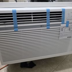 LG 18,000 BTU 208/230V Window Air Conditioner Cools 1,000 Sq. Ft. with Remote, Dehumidifier and in White