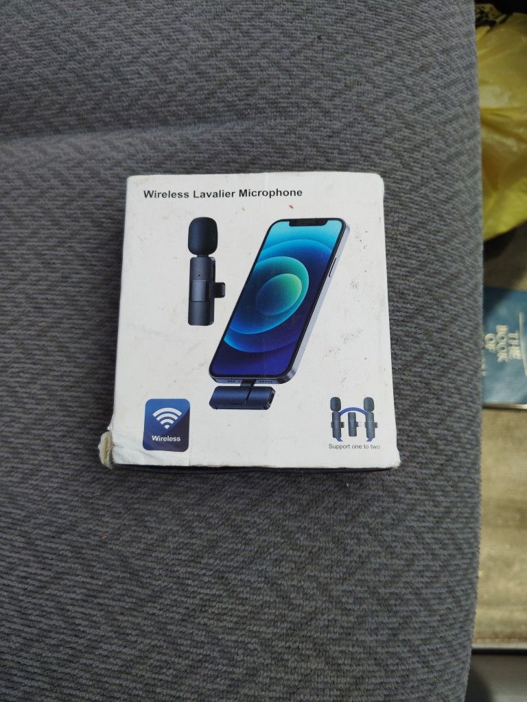 Wireless Lavalier Microphone for iPhone
