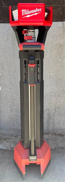 Milwaukee M18 LED Tower Light/Charger