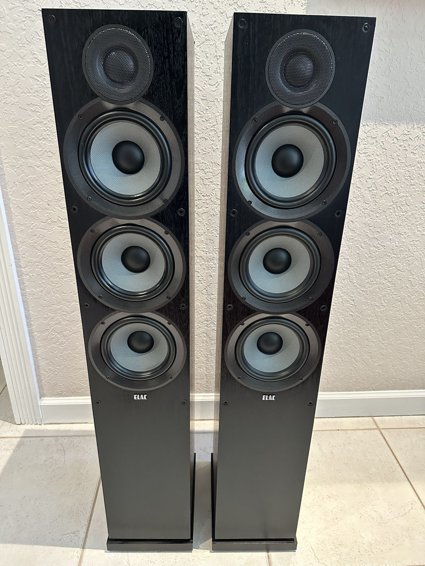 Elac Debut 2.0 by Andrew Jones DF62-BK 3-way speakers like new