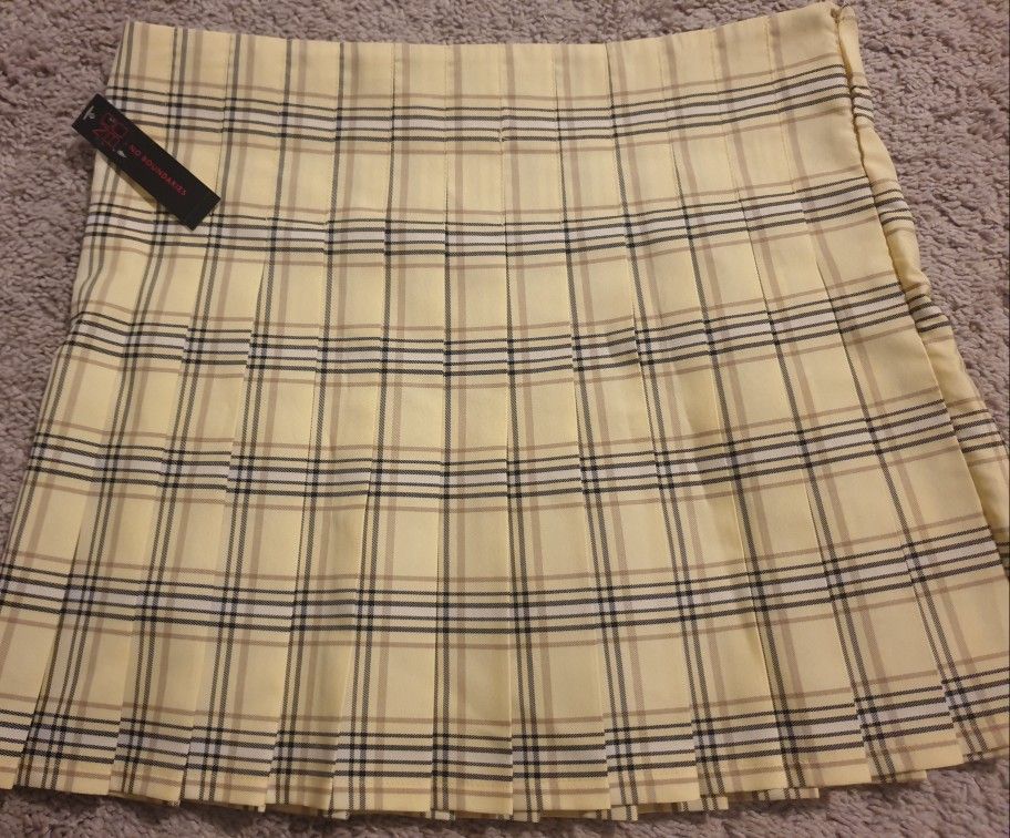 Pickup From LebnonTN 37087..brand New Skirt With Tag SizeXL (15-17)
