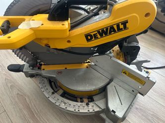 DeWalt Saw
