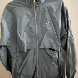 Nike lightweight windbreaker jacket 
