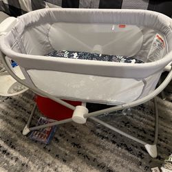 Fisher price Bassinet