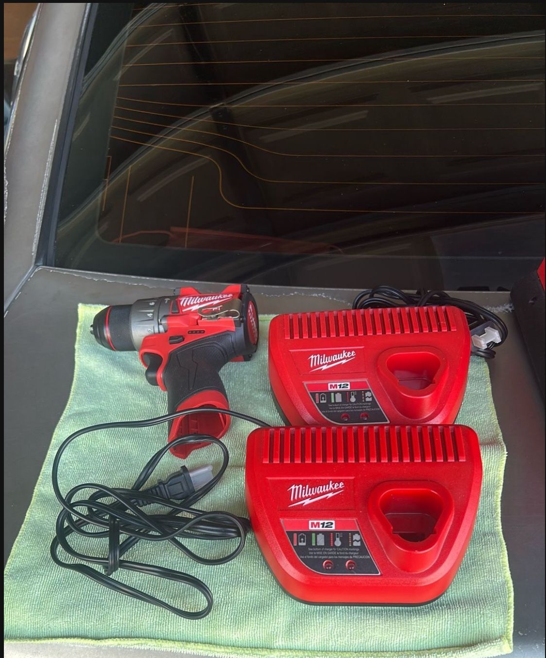 Milwaukee M 12 Charger