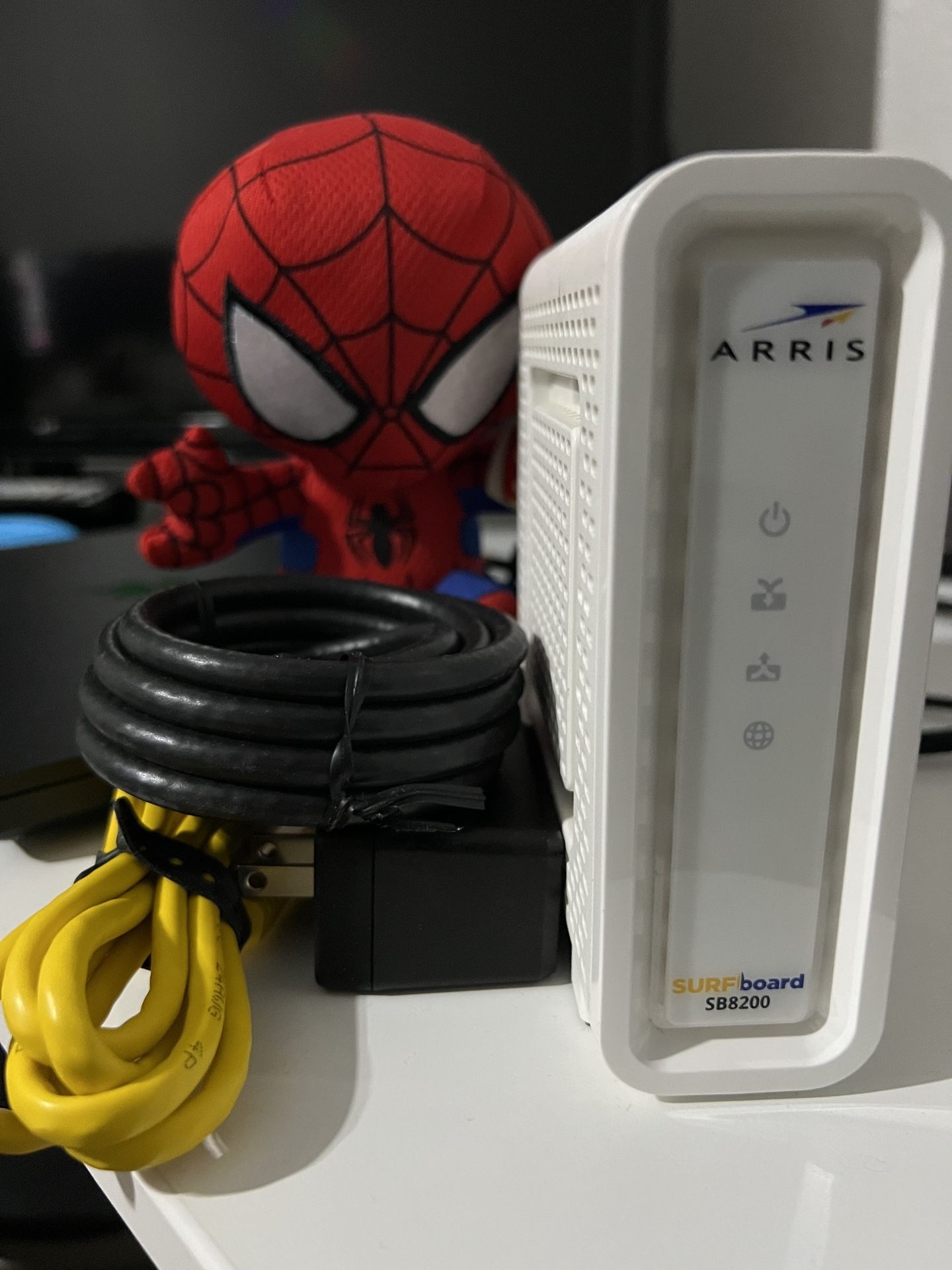 Arris Surfboard Modem SB8200