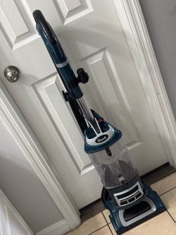 🧼 Shark Professional Vacuum – Strong Suction + Powerful Clean $70-OBO 💪