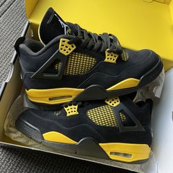 Jordan 4 Thunder