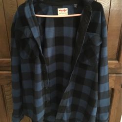 blue buffalo plaid fleece shirt adult medium 100% polyester button end sleeves 2 pockets on chest