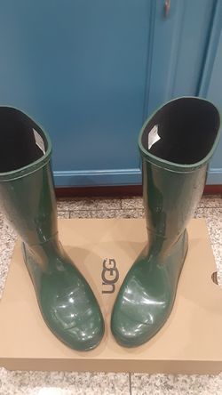 New Uggs rain boots