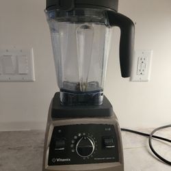 Vitamix Blender Prifessional Series 