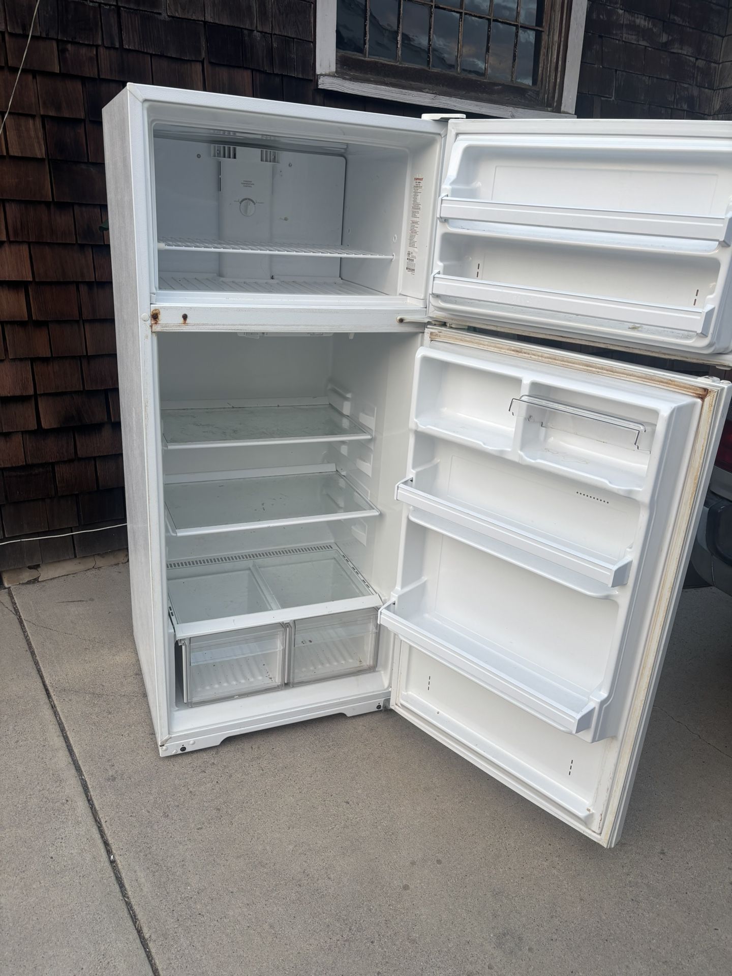 Refrigerator $85