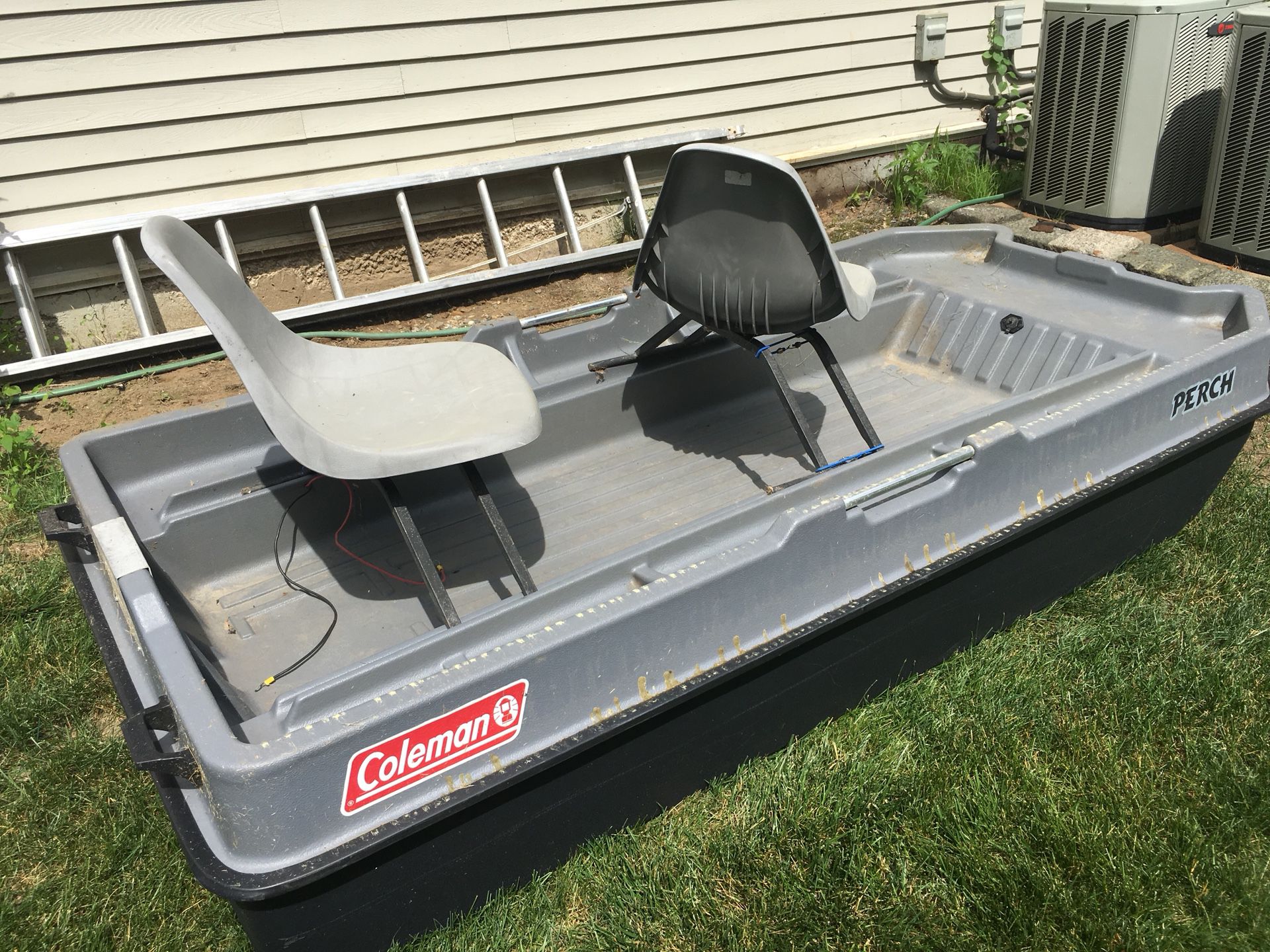 Coleman Perch 2 seater Bass Boat w/ trolling motor and battery for Sale in  Framingham, MA - OfferUp