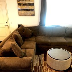 3-Piece Sectional L-Shaped Couch (Mint Condition)