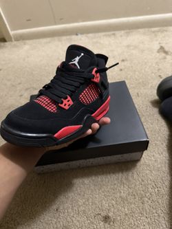 Jordan 4 Retro “Red Thunder”