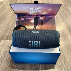 JBL Charge 5 Bluetooth Speaker