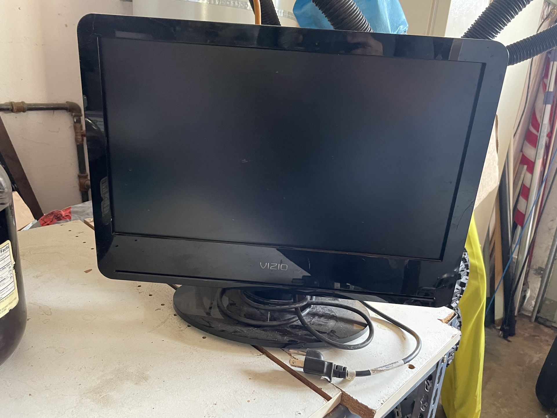 VIZIO VA19LHDTV10T 19-Inch ECO 720p LCD HDTV