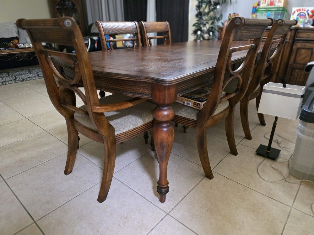Wood Dining Table W Matching Hutch