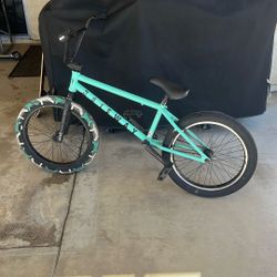 Cult Gateway BMX Bike