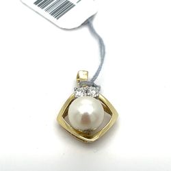 14KT Yellow Gold Diamond Pearl Pendant 2.20g I-1161