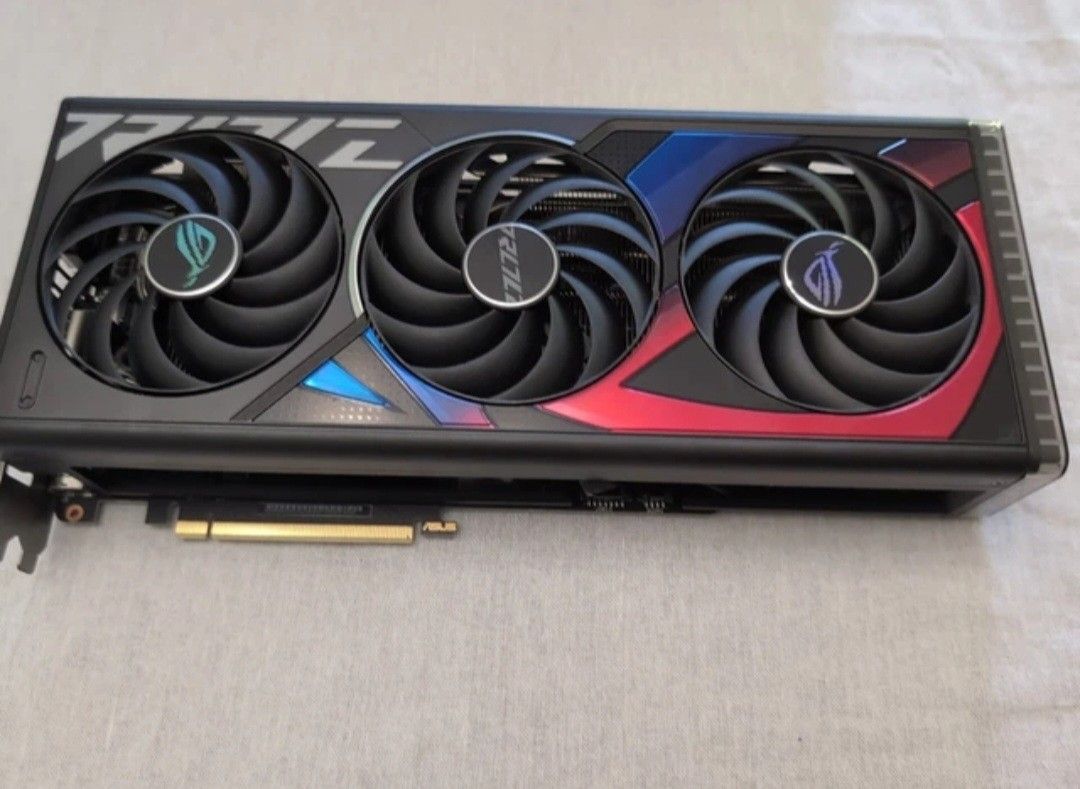 Asus ROG Strix Nvidia 4070ti Super OC edition