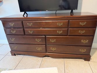Wood dresser- 10 drawers