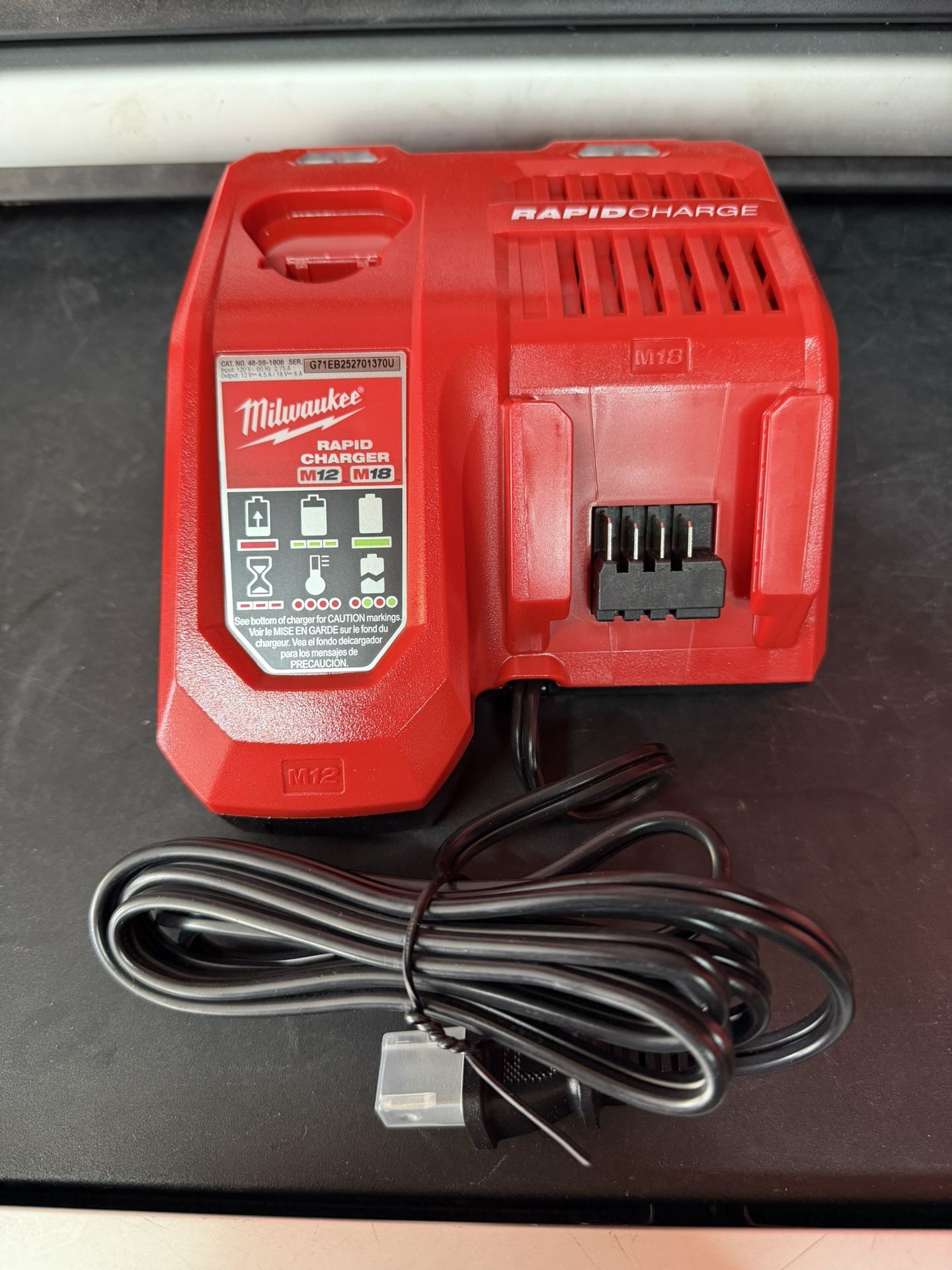 MILWAUKEE M12 and M18 12-Volt/18-Volt Lithium-Ion Multi-Voltage Rapid Battery Charger