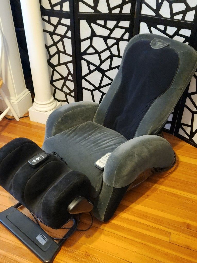 iJoy MASSAGE CHAIR 