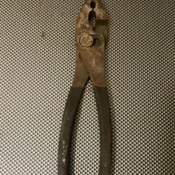 Pliers 