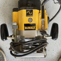 Dewalt Plunge Router And Router Table