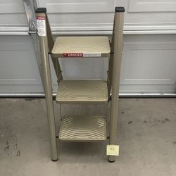 3 step  Heavy Duty ladder - - New - L51